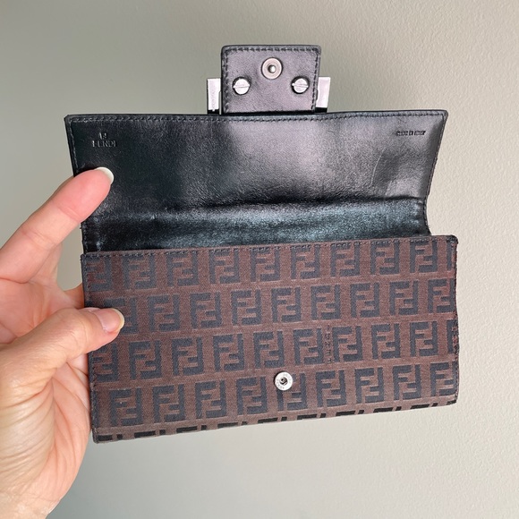 Authentic Fendi wallet - Picture 3 of 12